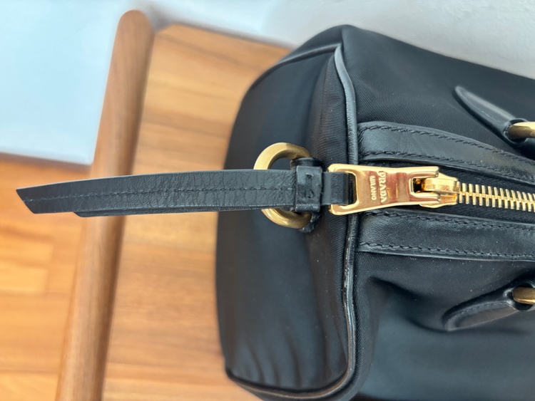 PRADAミニボストン（ブランドバッグ）の商品画像 - 査定依頼日：2026年3月29日 - 最高査定価格：100,000円