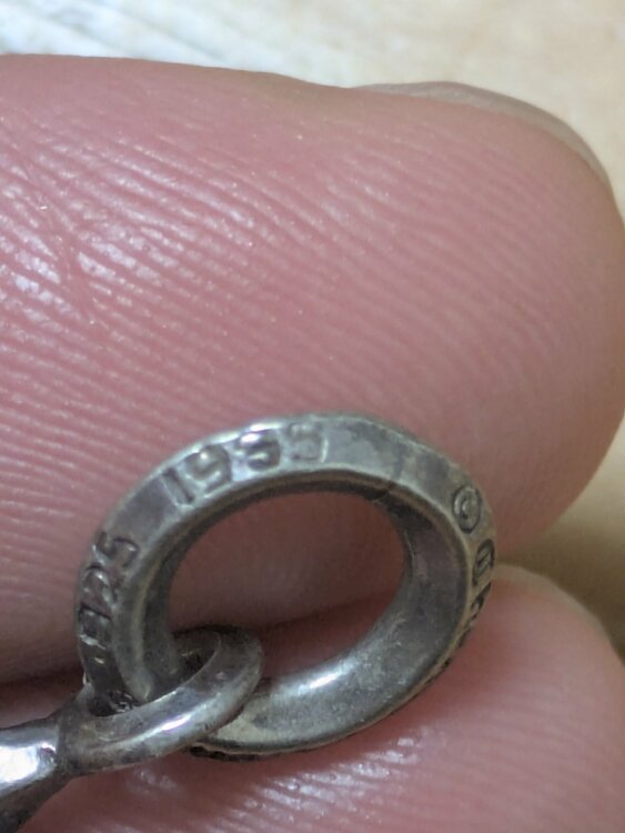 タイニーCHクロスチャーム（古着・ファッション）の商品画像 - 査定依頼日：2025年12月29日 - 最高査定価格：12,000円