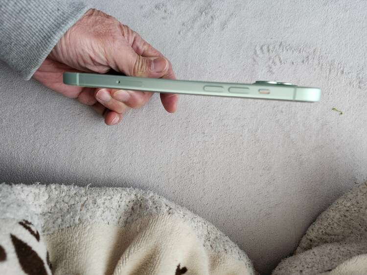 iPhone 15 Plus 128GB au（スマホ）の商品画像 - 査定依頼日：2025年2月27日 - 最高査定価格：91,000円