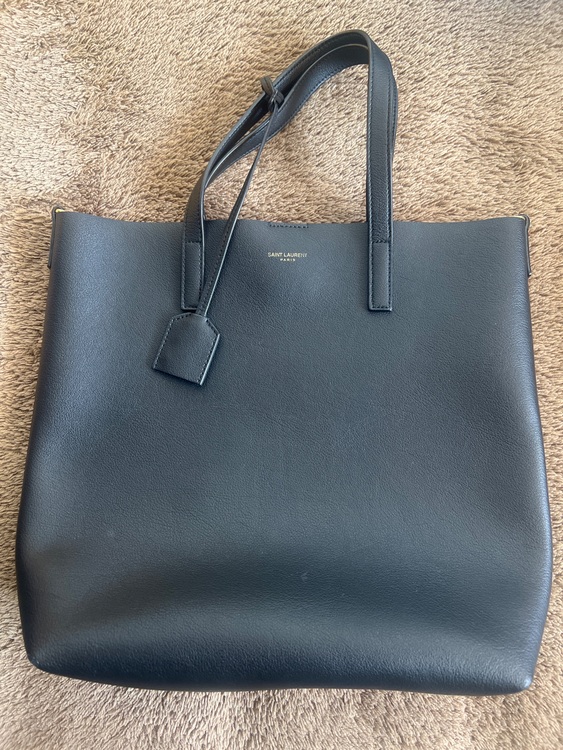 サンローランボールドショッピングバッグ（ブランドバッグ）の商品画像 - 査定依頼日：2025年10月30日 - 最高査定価格：75,000円