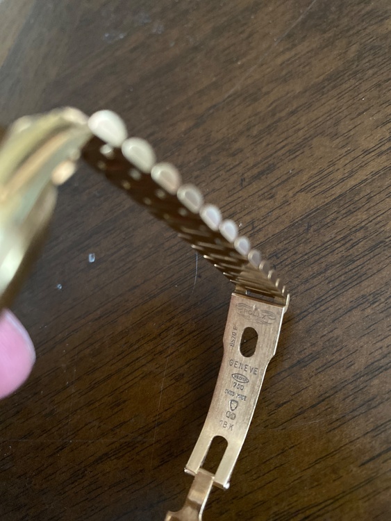 ロレックス デイトジャスト 8570f（高級時計）の商品画像 - 査定依頼日：2025年12月15日 - 最高査定価格：3,000,000円