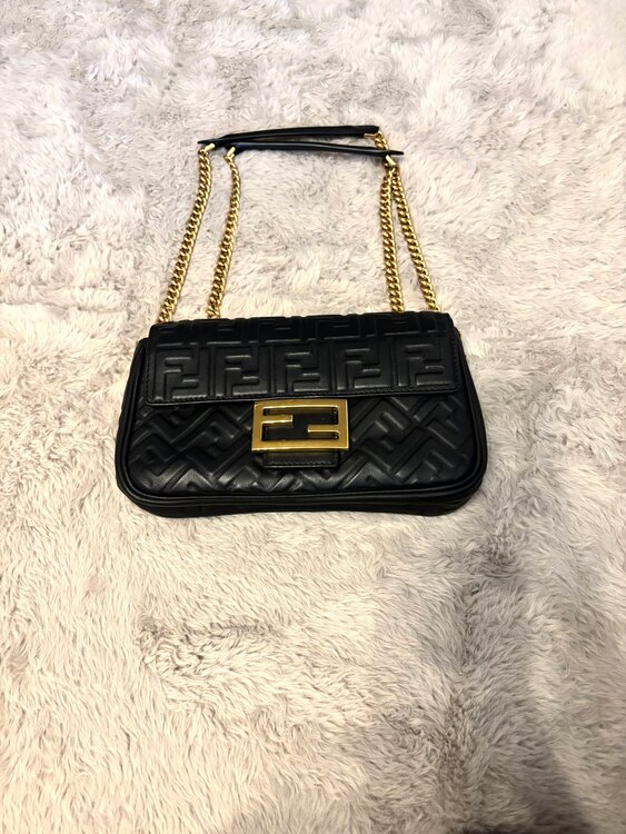 フェンディ  （ブランドバッグ）の商品画像 - 査定依頼日：2025年5月27日 - 最高査定価格：160,000円