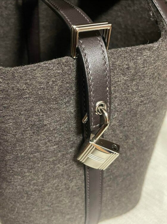 ピコタンロックPM（ブランドバッグ）の商品画像 - 査定依頼日：2025年1月24日 - 最高査定価格：286,000円