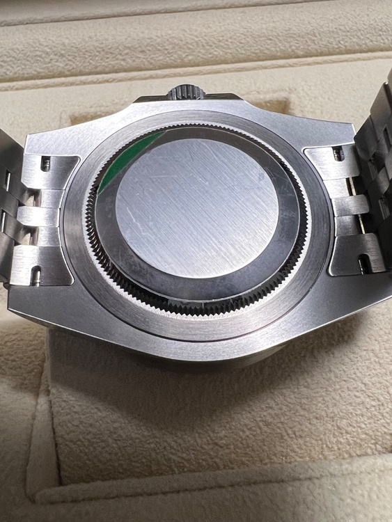 ロレックス GMTマスター 126710BLNr（高級時計）の商品画像 - 査定依頼日：2026年1月28日 - 最高査定価格：2,940,000円