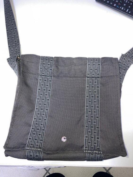 バサス　ショルダーバッグ（ブランドバッグ）の商品画像 - 査定依頼日：2025年3月12日 - 最高査定価格：20,000円