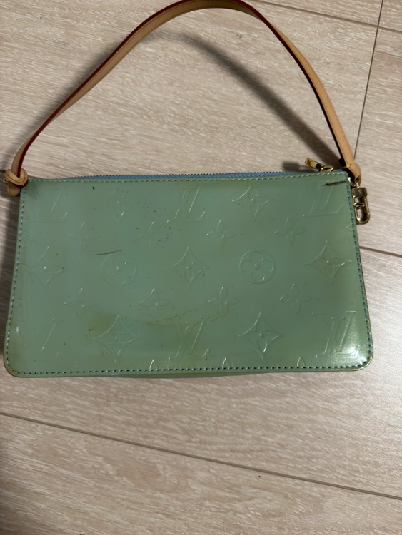 👉 Louis Vuitton モノグラム・ヴェルニ　レキシントン（ブランドバッグ）の商品画像 - 査定依頼日：2026年4月15日 - 最高査定価格：15,000円