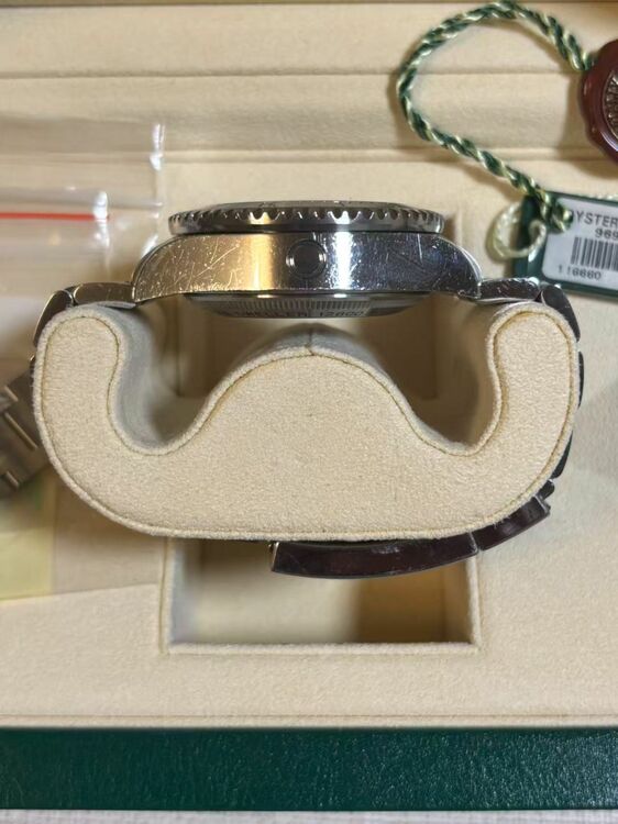 ロレックス シードゥエラー 1116660（高級時計）の商品画像 - 査定依頼日：2025年9月22日 - 最高査定価格：1,700,000円