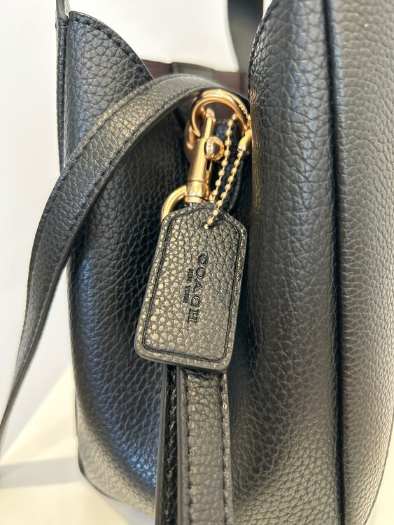 その他 コーチ （ブランドバッグ）の商品画像 - 査定依頼日：2025年4月16日 - 最高査定価格：4,000円