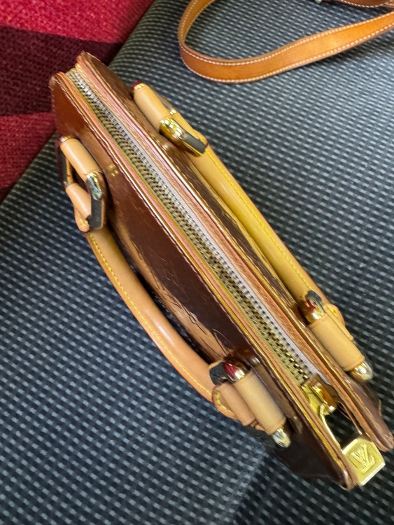 エナメル（ブランドバッグ）の商品画像 - 査定依頼日：2025年12月2日 - 最高査定価格：30,000円