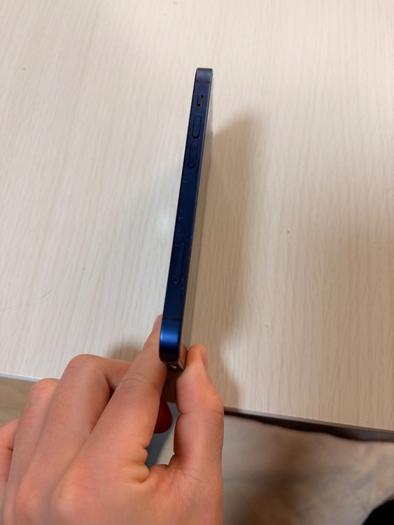 iPhone 12 mini 128GB docomo（スマホ）の商品画像 - 査定依頼日：2026年3月9日 - 最高査定価格：18,000円