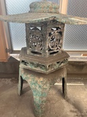 高岡銅器灯籠（美術品・骨董品）の商品画像 - 査定依頼日：2026年8月31日 - 最高査定価格：3,000円