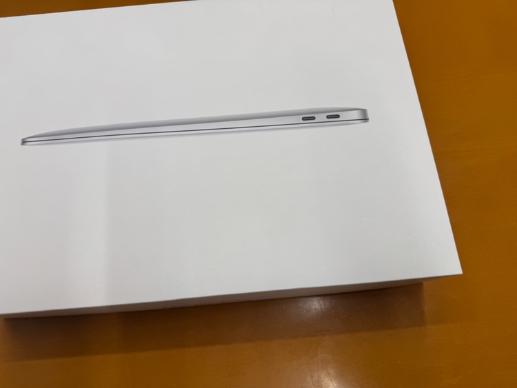 MacBook Air 13-inch　A2337（PC・タブレット）の商品画像 - 査定依頼日：2026年5月24日 - 最高査定価格：32,000円