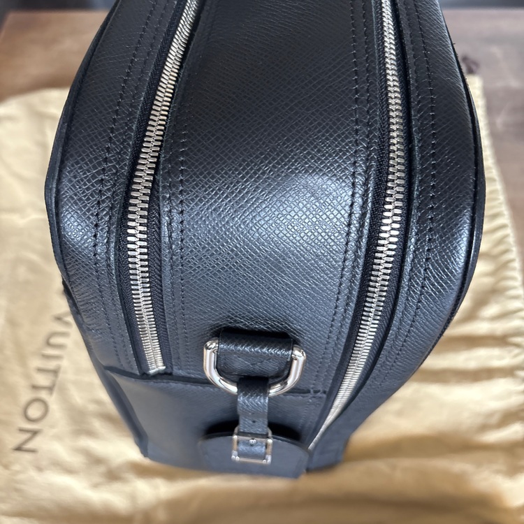 オーバーナイト（ブランドバッグ）の商品画像 - 査定依頼日：2025年7月1日 - 最高査定価格：80,000円