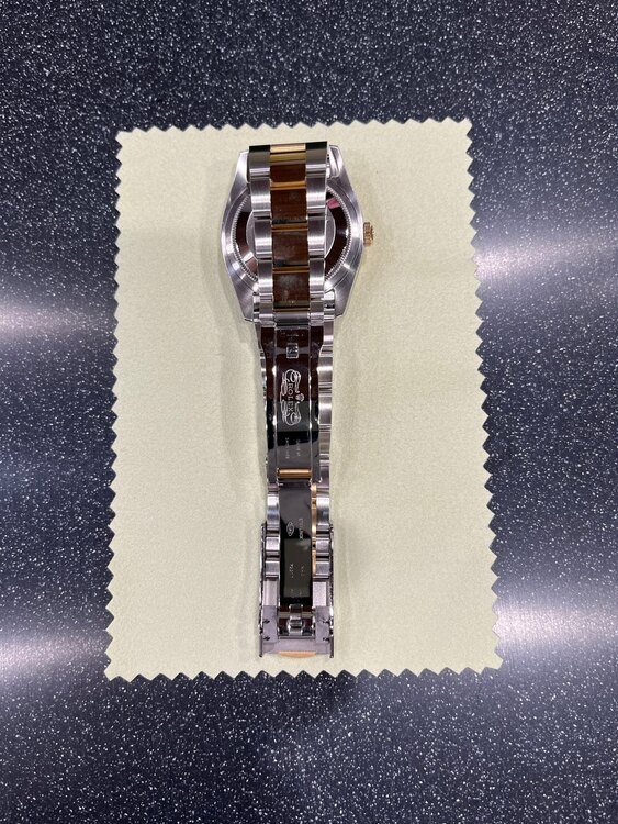 ロレックス パーペチュアルデイト 116263（高級時計）の商品画像 - 査定依頼日：2025年5月17日 - 最高査定価格：1,880,000円