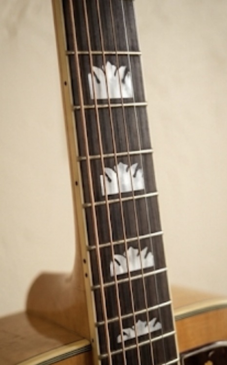 SJ-200 Original (Antique Natural)（ピアノ・楽器・PA機材）の商品画像 - 査定依頼日：2026年4月16日 - 最高査定価格：310,000円