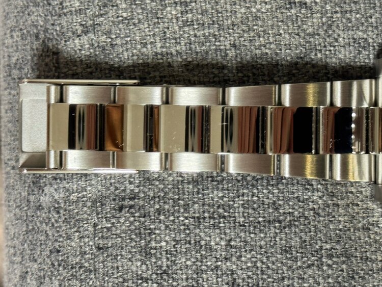 ロレックス GMTマスター （高級時計）の商品画像 - 査定依頼日：2025年2月19日 - 最高査定価格：2,400,000円