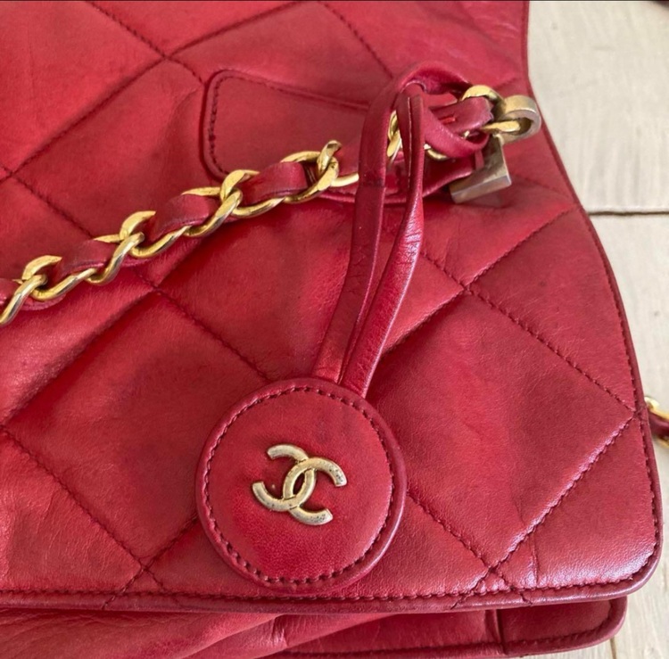 マトラッセチェーンショルダーレッド（ブランドバッグ）の商品画像 - 査定依頼日：2025年7月27日 - 最高査定価格：80,000円