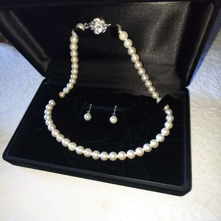 アコヤ真珠ネックレスとイヤリングのセット（宝石）の商品画像 - 査定依頼日：2023年10月22日 - 最高査定価格：50,000円