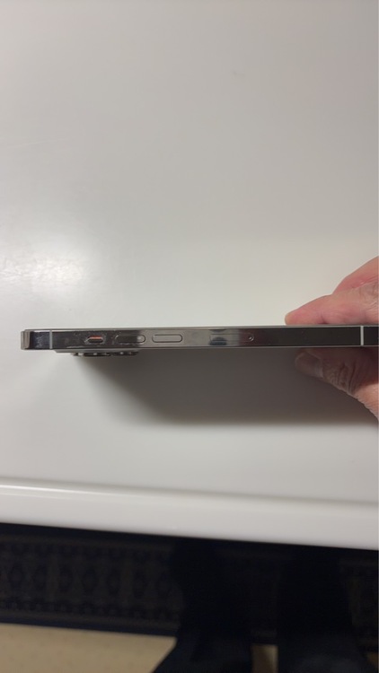 iPhone 13 Pro 128GB docomo（スマホ）の商品画像 - 査定依頼日：2026年3月20日 - 最高査定価格：46,000円