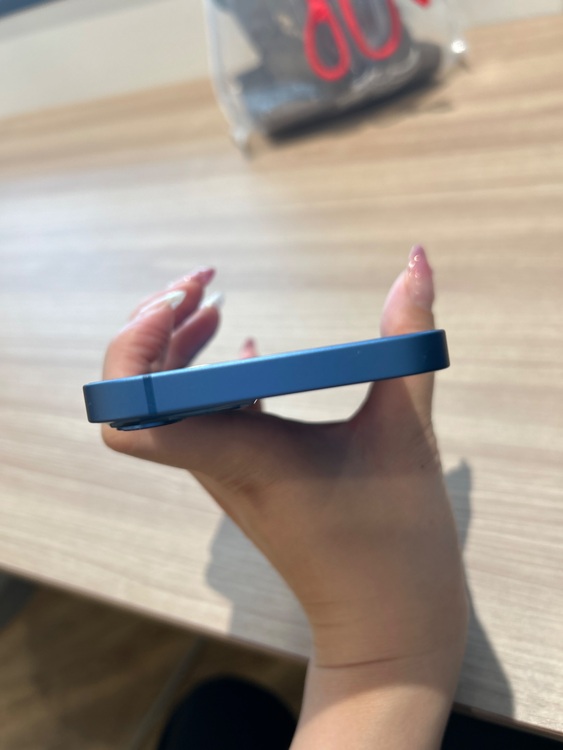 iPhone 13 128GB SIMフリー（スマホ）の商品画像 - 査定依頼日：2025年6月19日 - 最高査定価格：40,000円