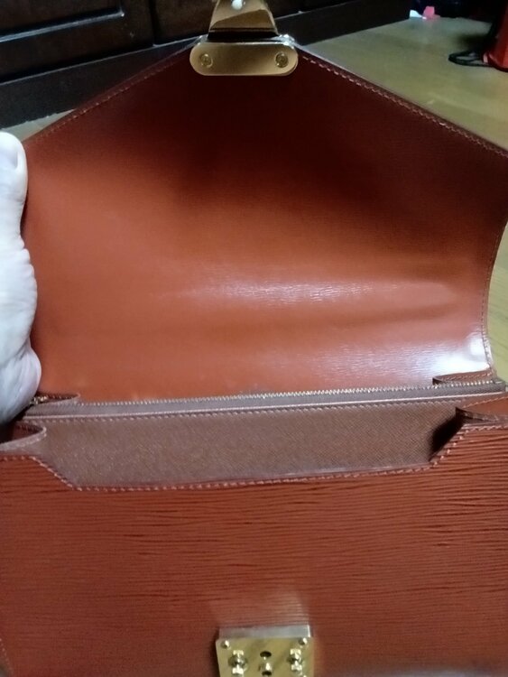 ルイヴィトン エピ （ブランドバッグ）の商品画像 - 査定依頼日：2026年4月21日 - 最高査定価格：50,000円