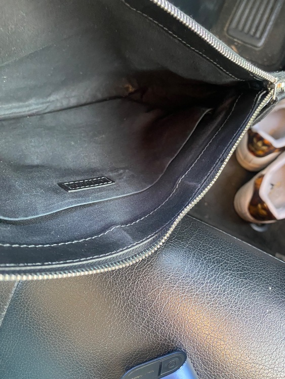 バレンシアガ  （ブランドバッグ）の商品画像 - 査定依頼日：2025年8月6日 - 最高査定価格：15,000円