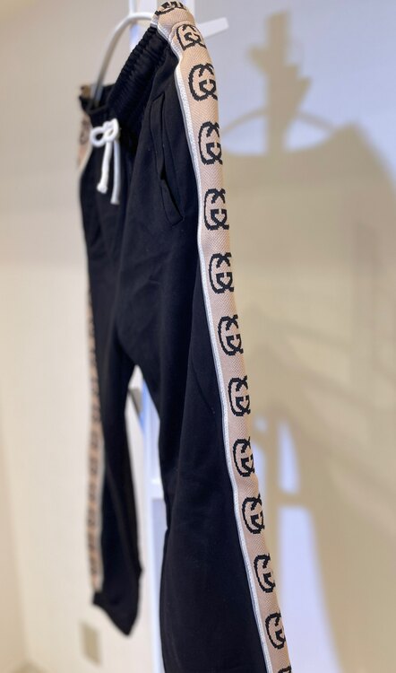 スウェットパンツサイドロゴ（古着・ファッション）の商品画像 - 査定依頼日：2024年12月12日 - 最高査定価格：20,000円