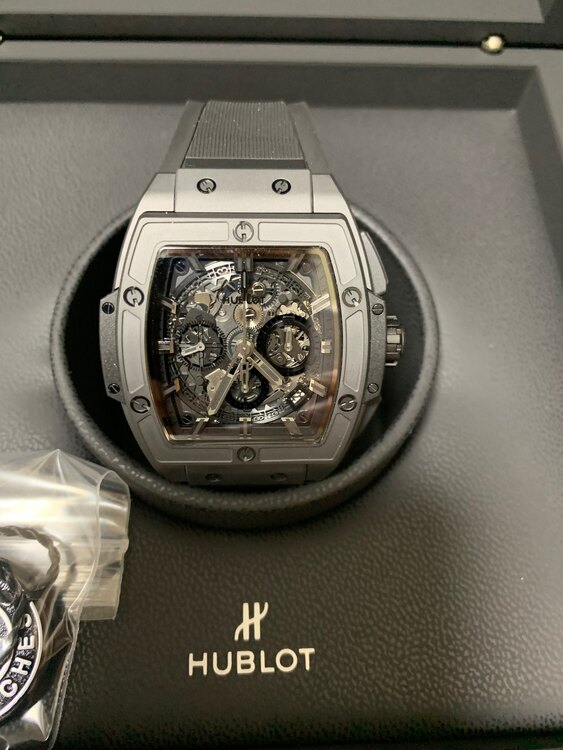 ウブロ ビックバン 601.CI110.Rx（高級時計）の商品画像 - 査定依頼日：2025年3月13日 - 最高査定価格：1,650,000円