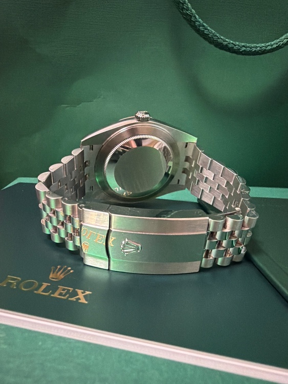 ロレックス デイトジャスト 12633（高級時計）の商品画像 - 査定依頼日：2025年12月7日 - 最高査定価格：2,080,000円