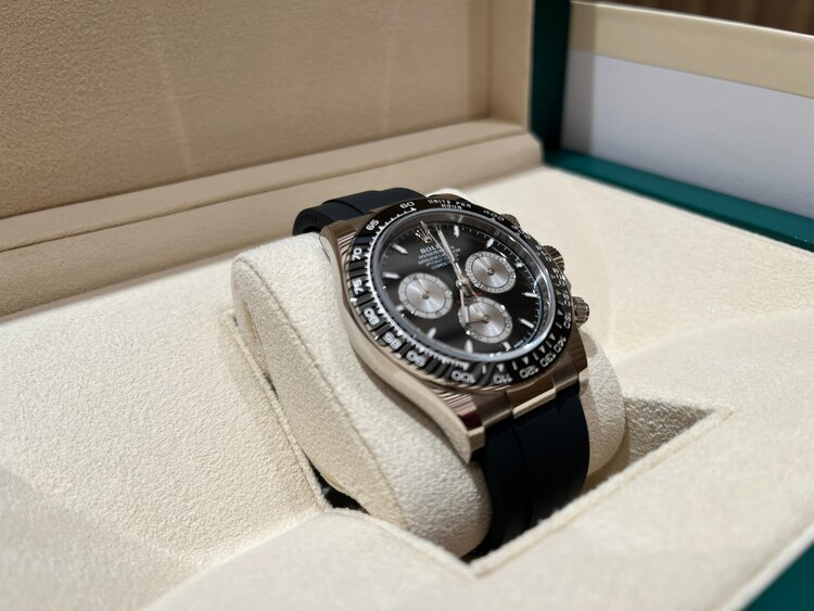 デイトナ　オイスターフレックス（高級時計）の商品画像 - 査定依頼日：2024年12月28日 - 最高査定価格：6,300,000円