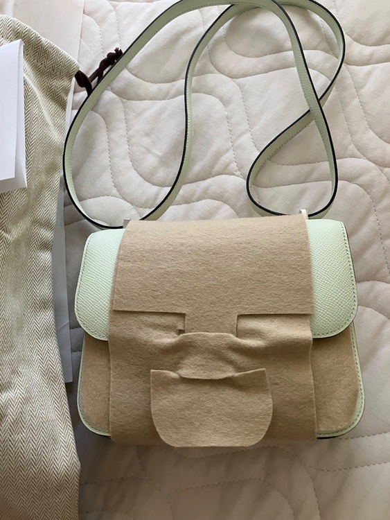 コンスタンスミニ　ヴェールフィズ　ラッカー金具　W刻印（ブランドバッグ）の商品画像 - 査定依頼日：2025年7月21日 - 最高査定価格：1,500,000円