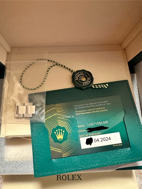 GMTマスター（高級時計）の商品画像 - 査定依頼日：2025年6月9日 - 最高査定価格：2,400,000円