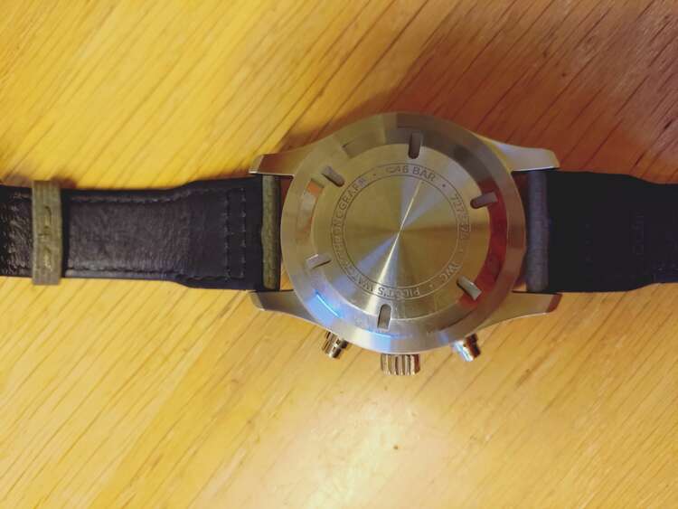 IWC パイロットウォッチ （高級時計）の商品画像 - 査定依頼日：2025年5月6日 - 最高査定価格：650,000円