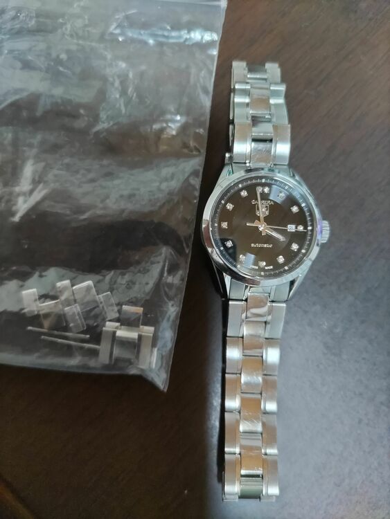 タグホイヤー カレラ wv2410   RED0219（高級時計）の商品画像 - 査定依頼日：2025年8月7日 - 最高査定価格：150,000円