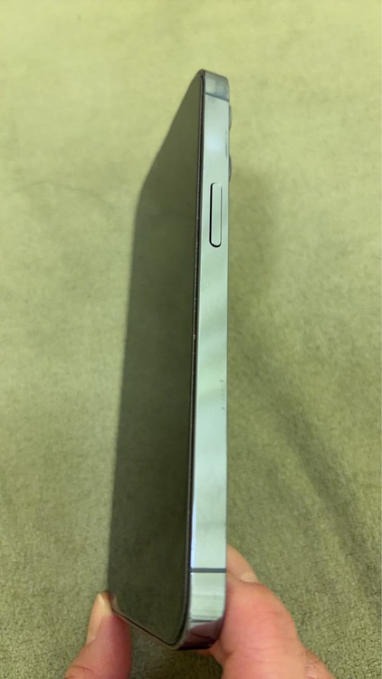 iPhone 13 Pro 512GB au（スマホ）の商品画像 - 査定依頼日：2026年2月20日 - 最高査定価格：48,000円