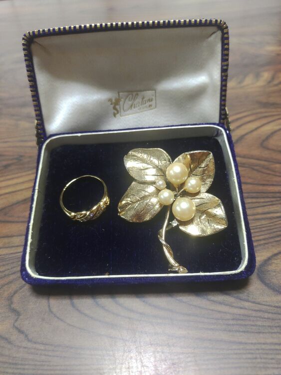 ブローチと指輪（金・貴金属）の商品画像 - 査定依頼日：2025年9月27日 - 最高査定価格：50,000円