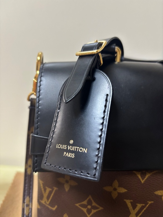 ワンハンドルバッグ（ブランドバッグ）の商品画像 - 査定依頼日：2026年4月16日 - 最高査定価格：134,000円