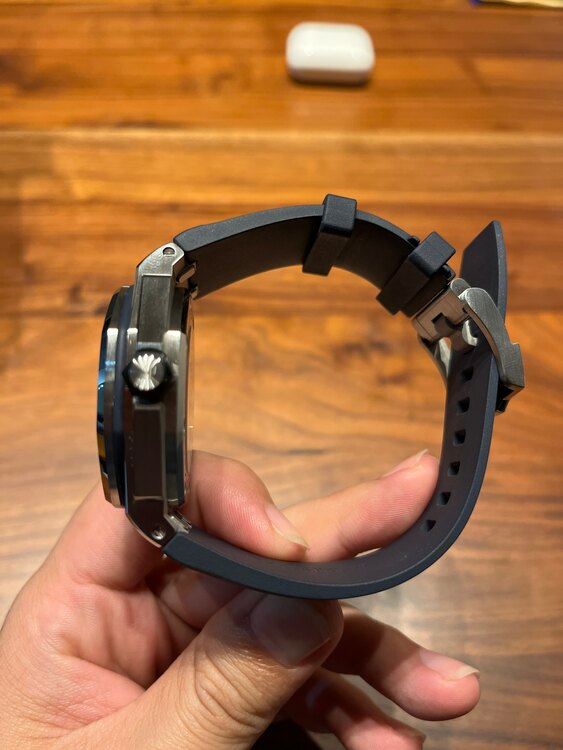 オーデマピゲ ロイヤルオークオフショア 15720ST.00.A027CA.0（高級時計）の商品画像 - 査定依頼日：2024年12月15日 - 最高査定価格：3,400,000円