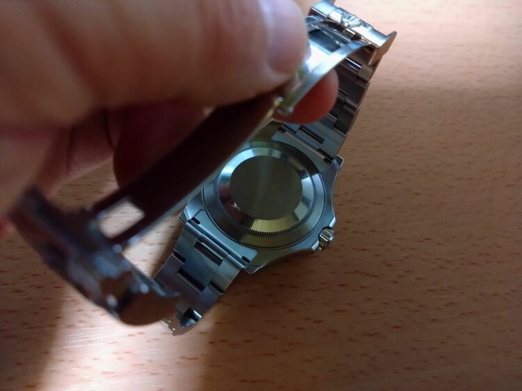 ヨットマスターロレジウム　116622（高級時計）の商品画像 - 査定依頼日：2025年11月17日 - 最高査定価格：1,600,000円