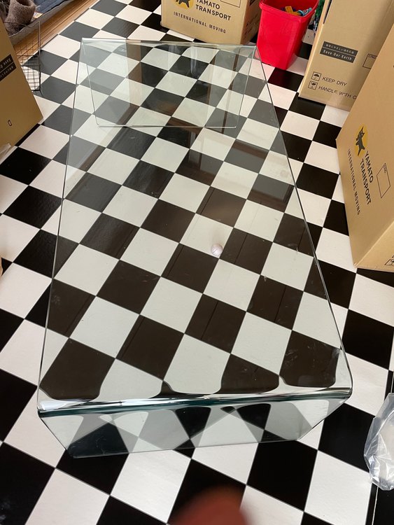 ガラステーブル（家具・寝具）の商品画像 - 査定依頼日：2023年2月25日