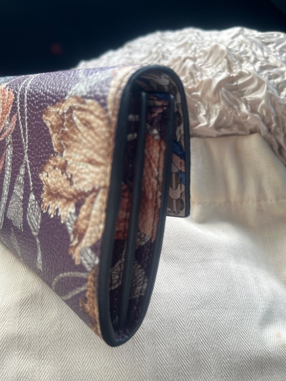 ガンチーニ　鴨　スカーフ柄 長財布（ブランドバッグ）の商品画像 - 査定依頼日：2025年7月27日 - 最高査定価格：4,000円