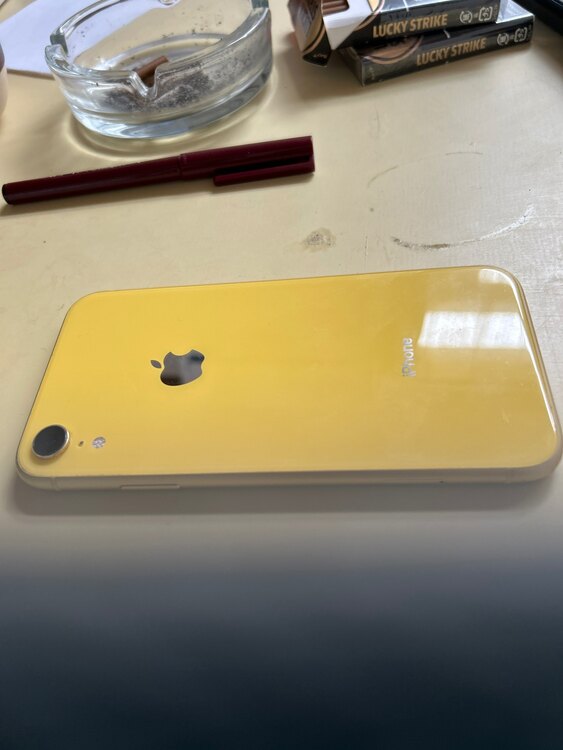 iPhoneXR 128GB au（スマホ）の商品画像 - 査定依頼日：2025年5月24日 - 最高査定価格：17,000円