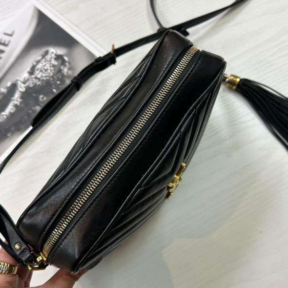 ルーカメラバッグショルダーバッグ（ブランドバッグ）の商品画像 - 査定依頼日：2025年5月26日 - 最高査定価格：135,000円