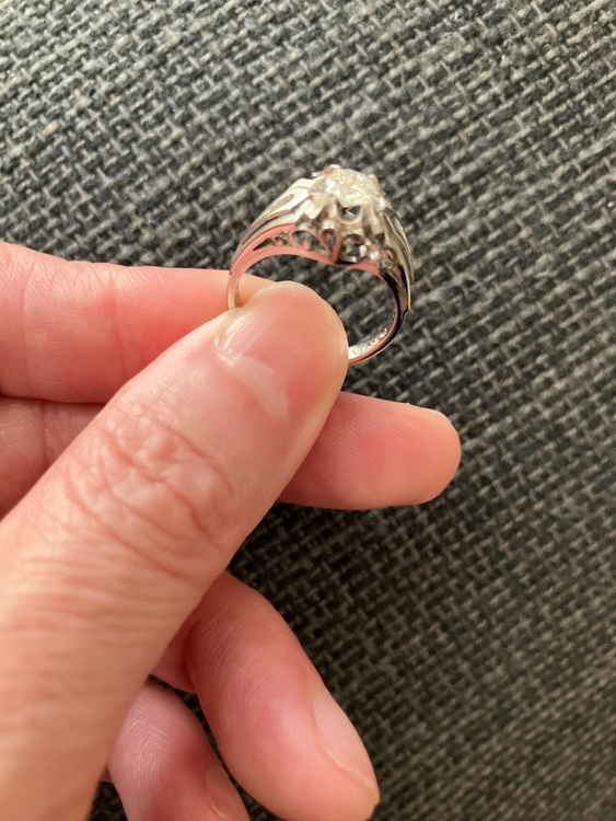 婚約指輪（金・貴金属）の商品画像 - 査定依頼日：2025年9月25日 - 最高査定価格：120,000円