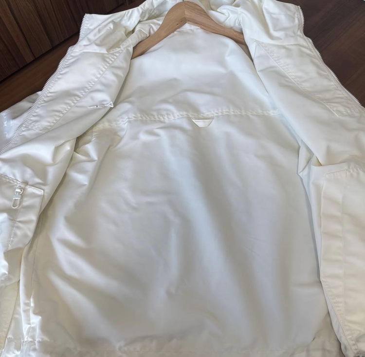 リバーシブルナイロンジャケット（古着・ファッション）の商品画像 - 査定依頼日：2026年2月23日 - 最高査定価格：100,000円