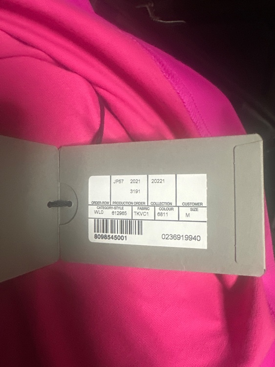 8098545001（古着・ファッション）の商品画像 - 査定依頼日：2026年4月21日 - 最高査定価格：10,000円