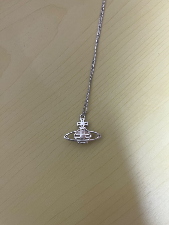 ヴィヴィアンウエストウッドネックレス（古着・ファッション）の商品画像 - 査定依頼日：2026年3月25日 - 最高査定価格：1,000円