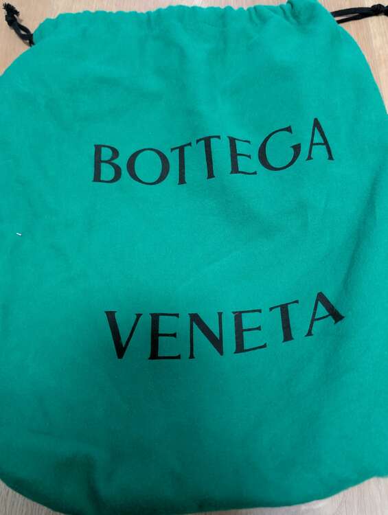 ボッテガ・ヴェネタ  （ブランドバッグ）の商品画像 - 査定依頼日：2025年1月20日 - 最高査定価格：80,000円