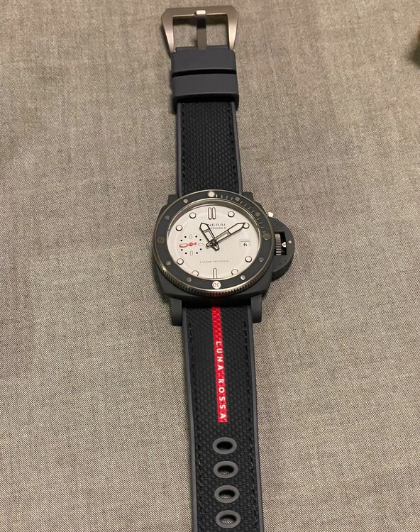 パネライサブマーシブルpam01543（高級時計）の商品画像 - 査定依頼日：2025年3月7日 - 最高査定価格：1,450,000円