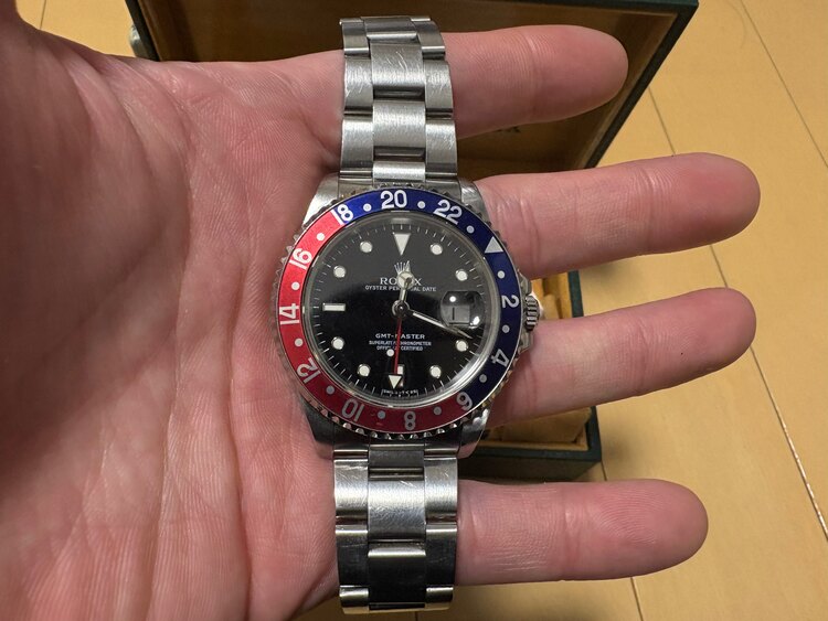 ロレックス GMTマスター 16700 あかあ（高級時計）の商品画像 - 査定依頼日：2025年3月14日 - 最高査定価格：1,650,000円